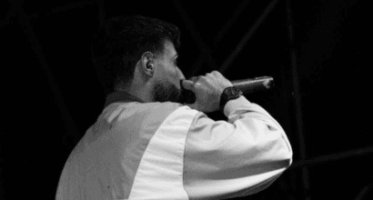 Esibizione rap sul palco
